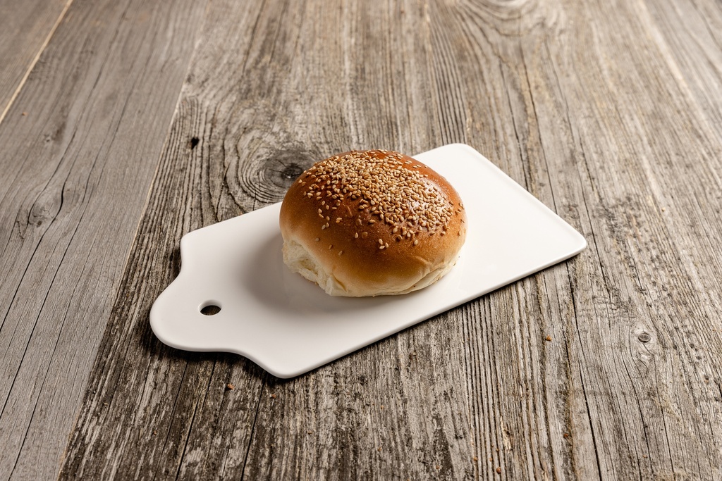 Hamburgerbroodje met sesamzaad