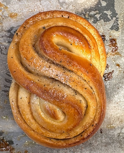 Cardamom Bun 'Eight'